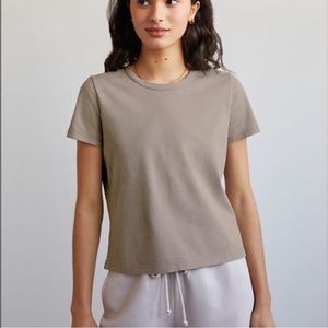 Aritzia Wilfred Free Explore Short sleeve Tee